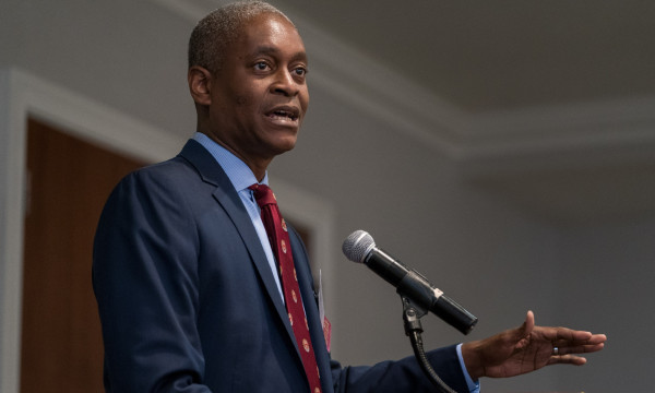 Fed’s Bostic Urges Caution on Rates Amid Tariff Turmoil Fed’s Bostic Urges Caution on Rates Amid Tariff Turmoil