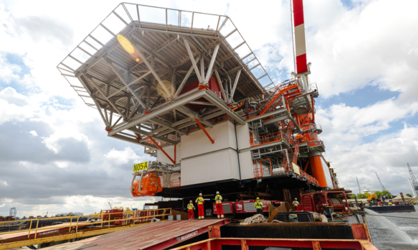 World's first wind-powered gas platform loaded World's first wind-powered gas platform loaded