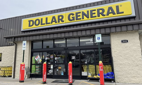 Dollar General Raises Forecast as Budget Shoppers Flock to Stores Dollar General Raises Forecast as Budget Shoppers Flock to Stores