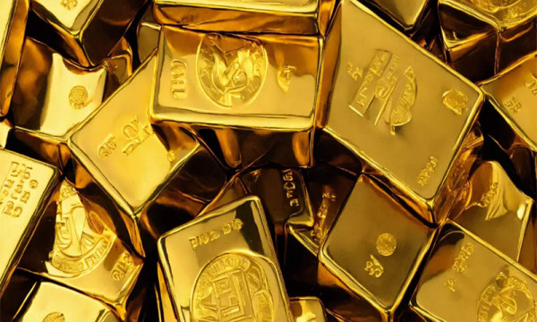 Gold prices fall Rs 600 to Rs 77,700; silver tumbles Rs 2,800 Gold prices fall Rs 600 to Rs 77,700; silver tumbles Rs 2,800