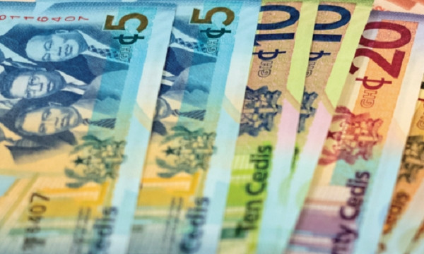 Cedi depreciates further, sells at GH¢16.90 to $1 Cedi depreciates further, sells at GH¢16.90 to $1