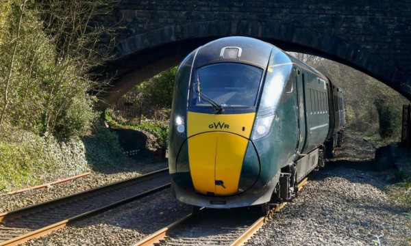 'Blocked lines' causing delays for rail passengers travelling through Swindon 'Blocked lines' causing delays for rail passengers travelling through Swindon