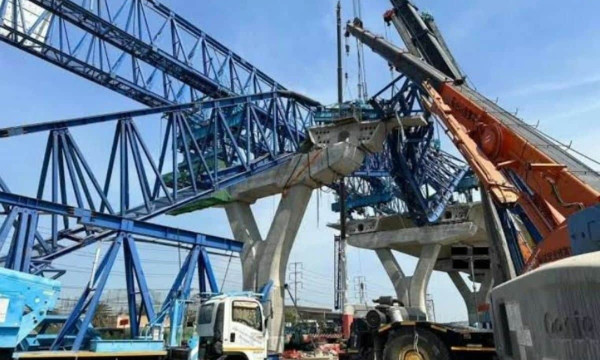 Two firms sued after crane collapse kills 6 on Rama II Road Two firms sued after crane collapse kills 6 on Rama II Road
