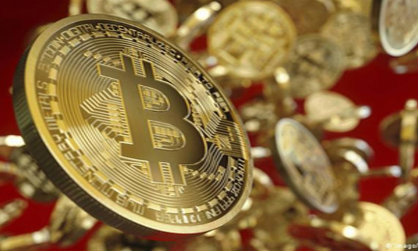 Bitcoin falls below $90,000 for first time in a month, ether tumbles Bitcoin falls below $90,000 for first time in a month, ether tumbles