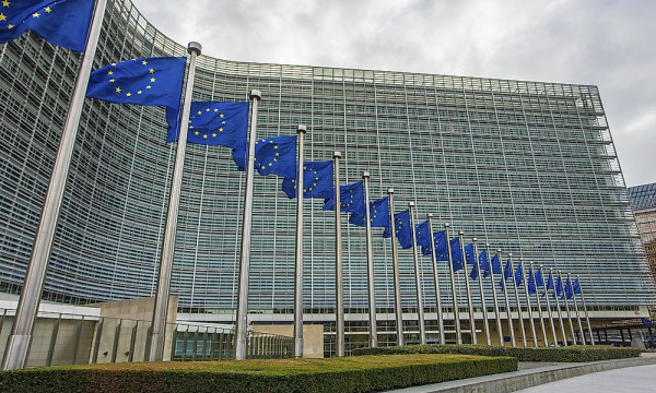 U.S., EU Strike Tariff Deal, Sidestep Trade War U.S., EU Strike Tariff Deal, Sidestep Trade War