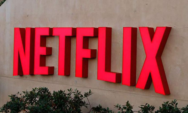 Netflix aims for $1 trillion valuation, and strong earnings highlight why this ambition is achievable. Netflix aims for $1 trillion valuation, and strong earnings highlight why this ambition is achievable.