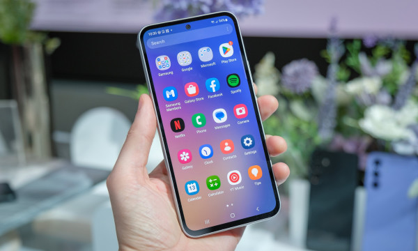 Google Pays Samsung Hefty Sum to Pre-Install Gemini AI on Smartphones Google Pays Samsung Hefty Sum to Pre-Install Gemini AI on Smartphones