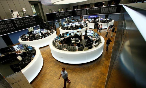 European shares drop as Trump's fresh tariffs take effect European shares drop as Trump's fresh tariffs take effect