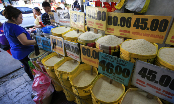 US Consumer Inflation Tame for Now, Tariff Risks Loom US Consumer Inflation Tame for Now, Tariff Risks Loom