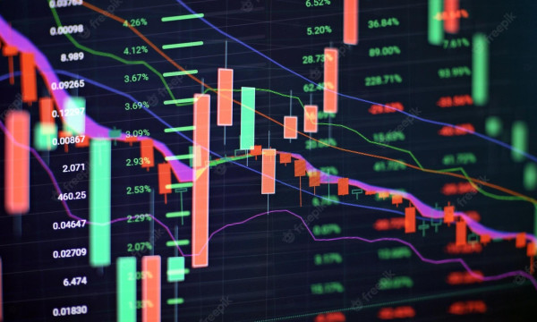 Investors Brace for Earnings Amid Trump Tariff Turmoil Investors Brace for Earnings Amid Trump Tariff Turmoil