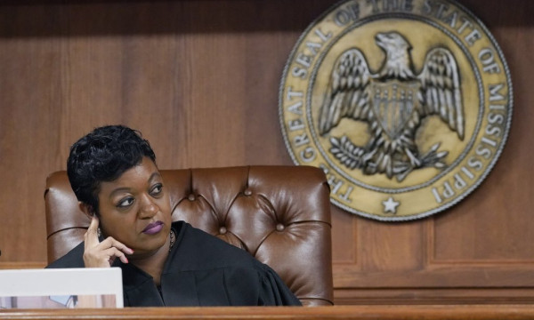 A Mississippi judge ordered a newspaper to remove an editorial. Press advocates are outraged A Mississippi judge ordered a newspaper to remove an editorial. Press advocates are outraged